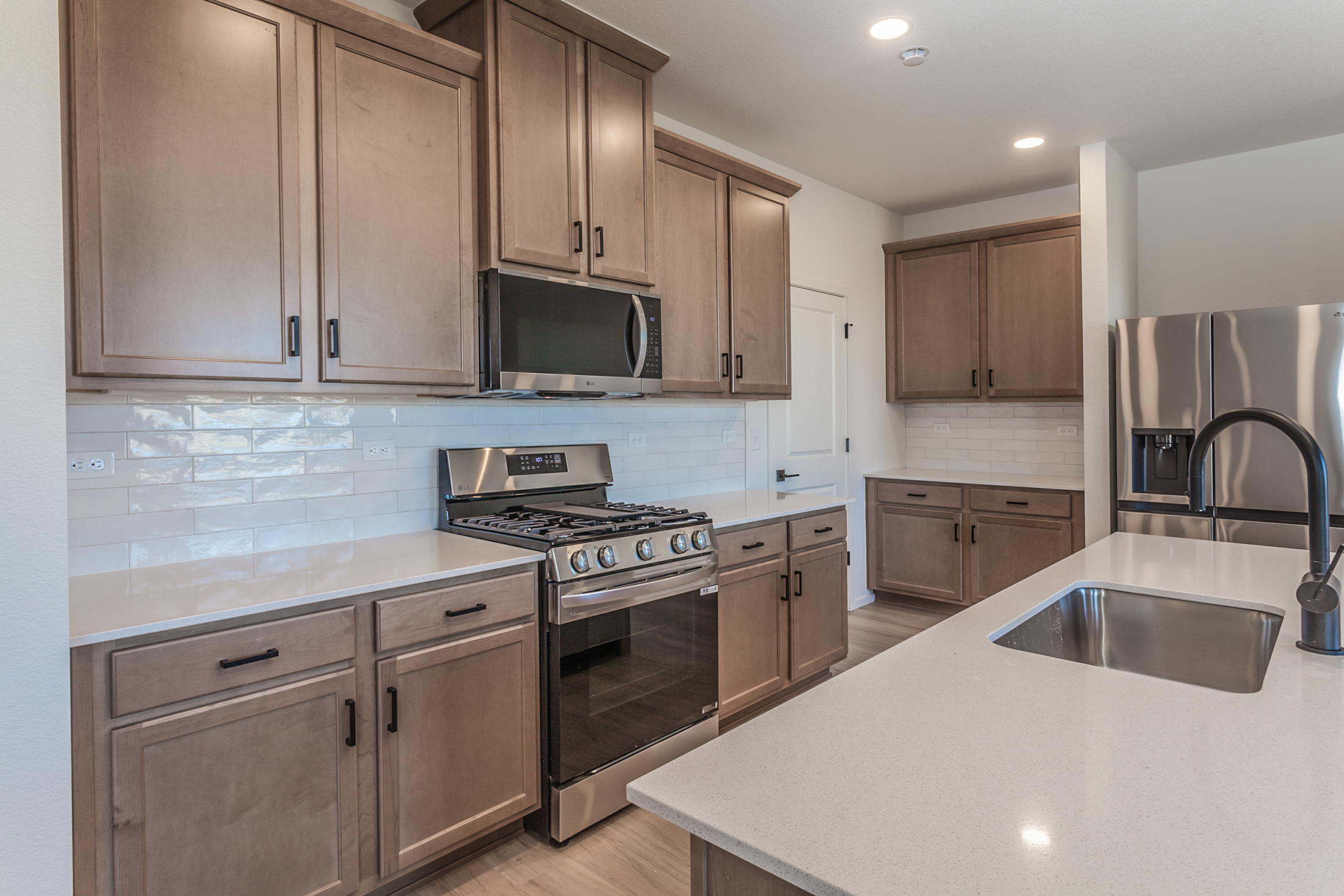 Oakley – 3160 Robud Farms