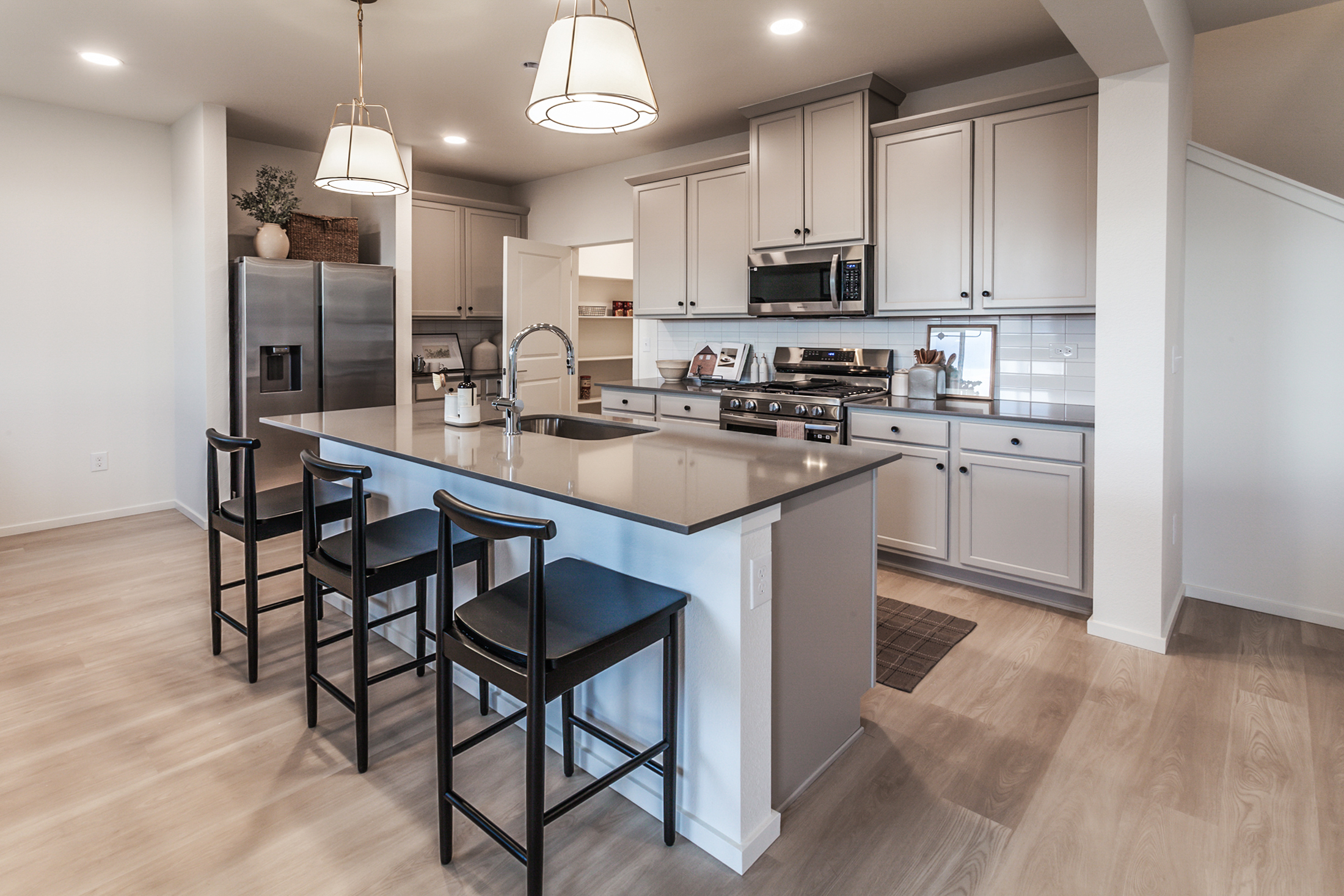 3202 Robud Farms